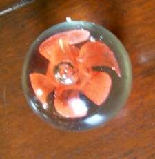 GLASS PAPERWEIGHT.  BEAUTIFUL.