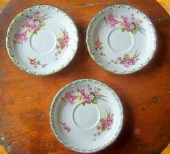 SHELLEY.  BONE CHINA SAUCERS X 3.