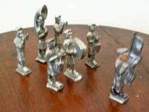 LEAD TOY BANDSMEN (7)