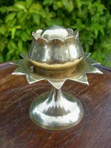 BRASS INCENSE HOLDER.  ATTRACTIVE & USEFUL. (1)