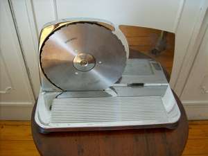 MEAT/BREAD SLICER.  PINEWARE. STAINLESS STEEL.