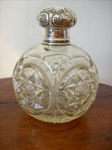 BEAUTIFUL PERFUME BOTTLE