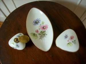 A LADIES DRESSING TABLE SET. ROYAL BAVARIA. GERMANY.