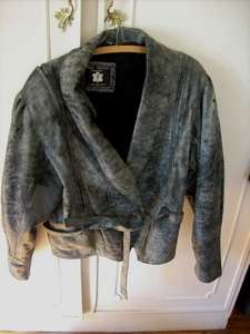 LEATHER LADIES JACKET.