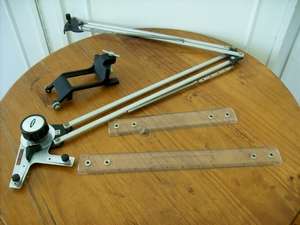 A SET OF WRITING/DRAWING INSTRUMENTS