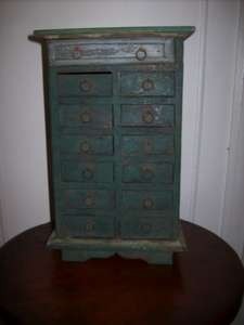 VINTAGE WOODEN SET OF DRAWERS