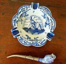 DELFT ASHTRAY & PIPE.