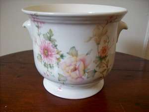 BONE CHINA.  POT PLANT HOLDER.