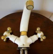 KITCHEN / BATHROOM WATER TAPS