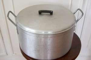 HART COOKING POT.