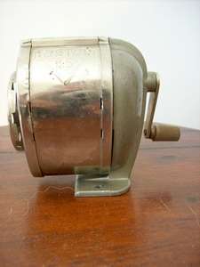 VINTAGE BOSTON PENCIL SHARPENER.