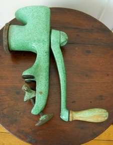 HARPER VINTAGE MINCER.