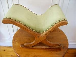 VINTAGE FOOTSTOOL.