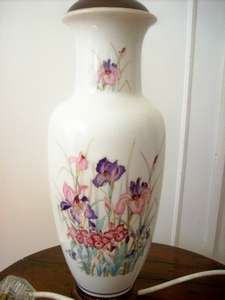 TABLE LAMP.  BEAUTIFULLY DECORATED.