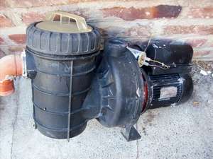 SWIMMING POOL PUMP  FEMCO  ( buyer collects)