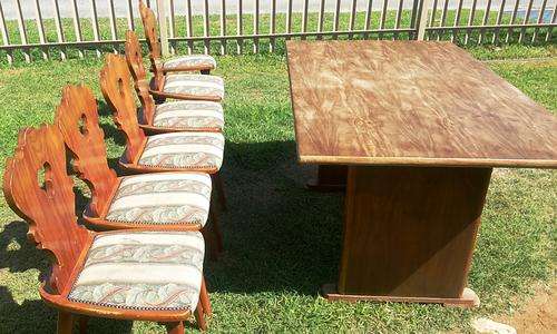 "GOING FOR A STEAL" Stunning "Vintage" Wooden Dining Room Table and 6 Chairs