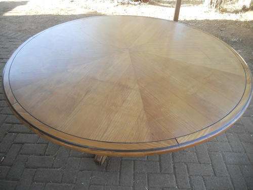 Dining Room Table Great Condition