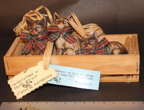 Salt pepper and toothpick holder set (Cats)