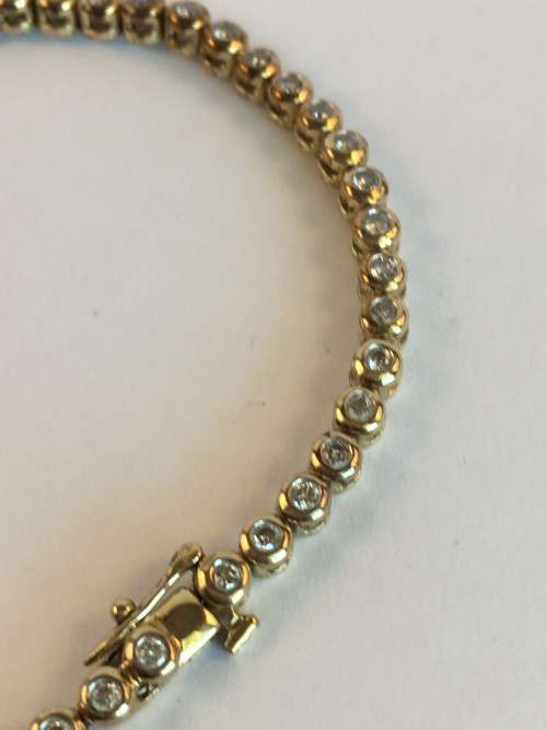 9kt Yellow Gold Ladies Diamond Tennis Bracelet 1.12 cts