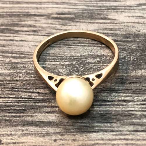 Stunning Vintage Pearl Ring