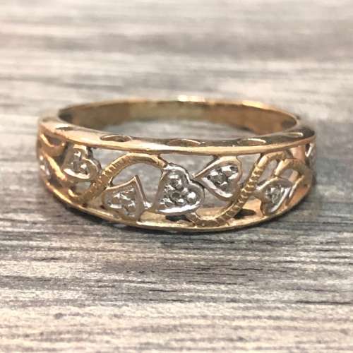 Hearts Inscribed 9ct Yellow Gold Ladies ring