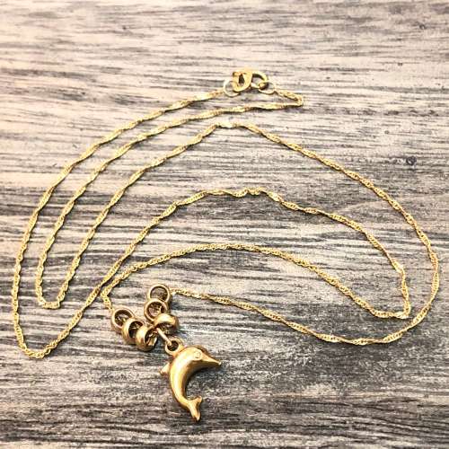 Yellow Gold Dolphin Pendant & Necklace