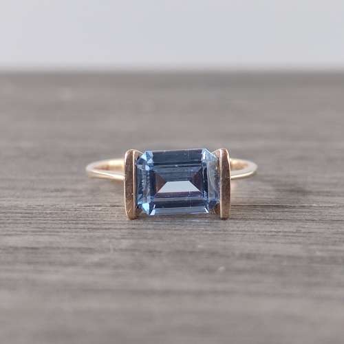 Vintage Gold and Aquamarine Ring