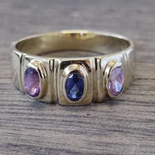 Gorgeous 3 Stone Gold Ring