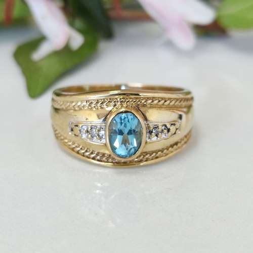 Yellow Gold and Oval Aquamarine Ring #1024
