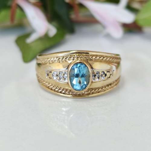 Yellow Gold and Oval Aquamarine Ring #1024