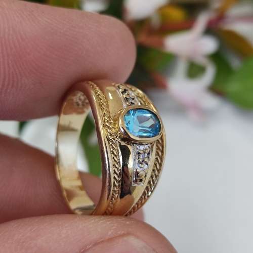 Yellow Gold and Oval Aquamarine Ring #1024