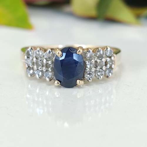 Oval Sapphire and Diamonds Ring #1033