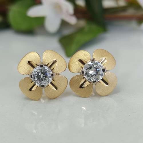Unique Diamond Earrings on Promotion! Don't miss out!
