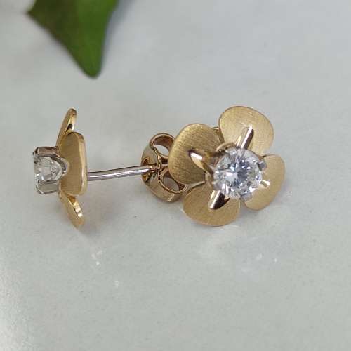 Unique Diamond Earrings on Promotion! Don't miss out!