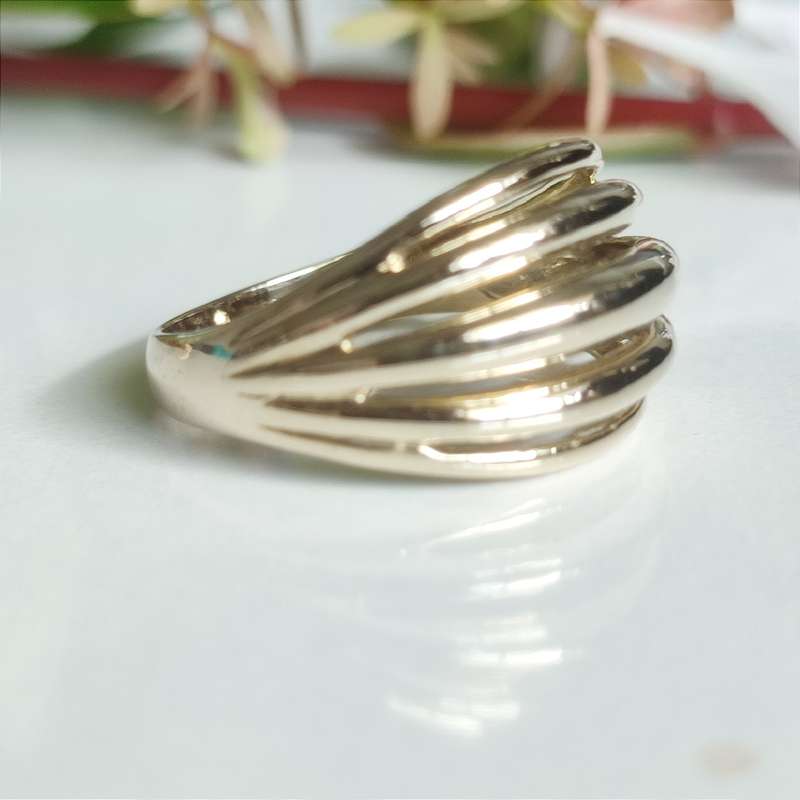 Beautiful Yellow Gold Ladies Ring #1142