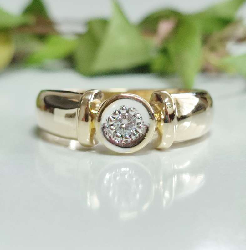 9kt Gold & Diamond Ring #1147