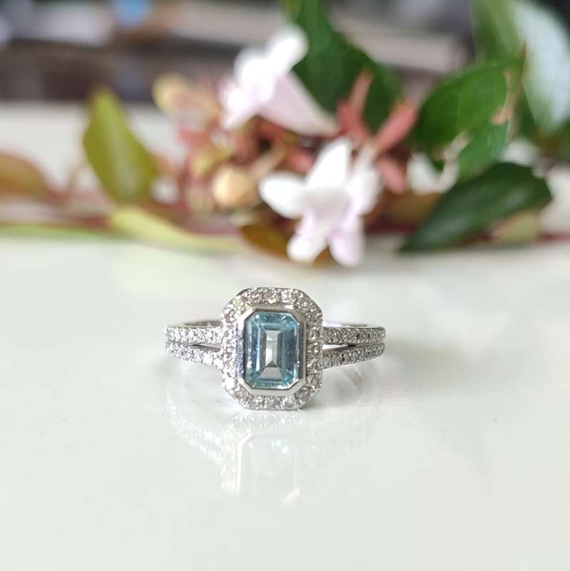 Aquamarine Ring in White Gold #1156