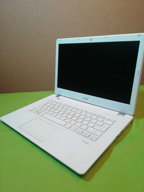 Acer Aspire V3-372-52T5 13.0" Core i5 Notebook