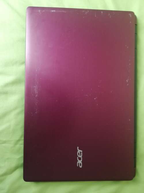 LOT ~ MIXED LAPTOP COVERS AND BATTERIES