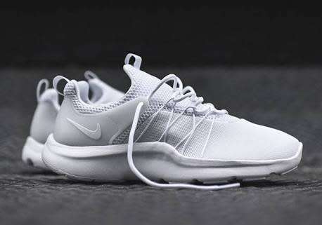 Original Mens Nike Darwin - 819803-111 - UK 10 (SA 10)