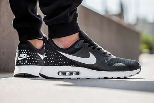 Original Mens Nike Air Max Tavas - 705149-009 - UK 8 (SA 8)
