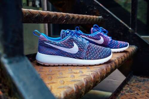 Original Ladies Nike Roshe One Flyknit - 704927-404 - UK 5 (SA 5)