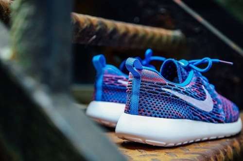 Original Ladies Nike Roshe One Flyknit - 704927-404 - UK 5 (SA 5)