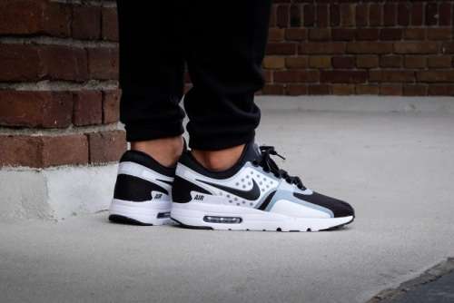 Original Mens Nike AIR MAX ZERO ESSENTIAL - 876070-101 - UK 11 (SA 11)