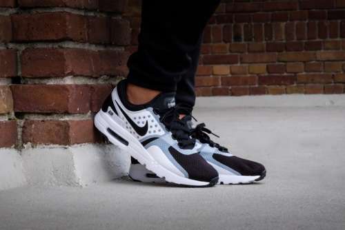 Original Mens Nike AIR MAX ZERO ESSENTIAL - 876070-101 - UK 11 (SA 11)