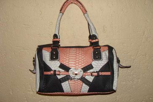 Guess Handbag 100% Genuine 7 Day Money Back Guarantee