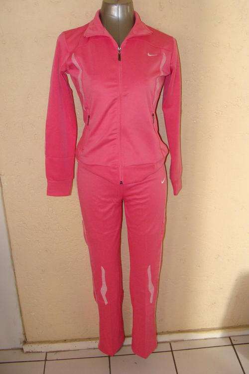 Ladies Winter Authentic Nike Track Suit Large