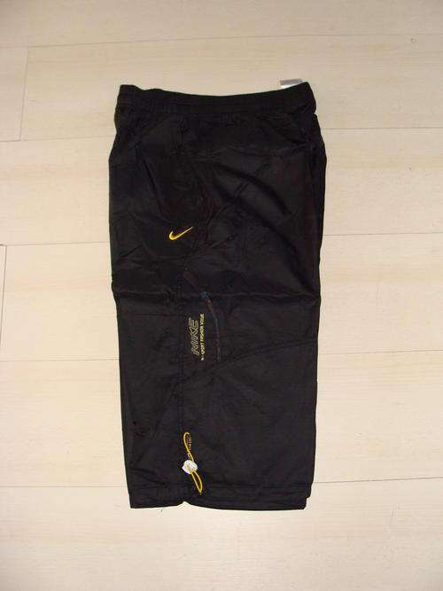 Nike Shorts with front string - Medium