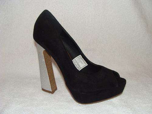 Original Ladies Levi's Moonstone - UK 5 (SA 5)