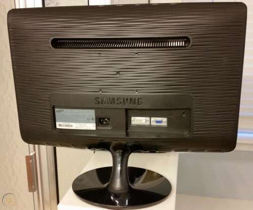 Samsung B2030 20-Inch Widescreen LCD Monitor - Glossy Black